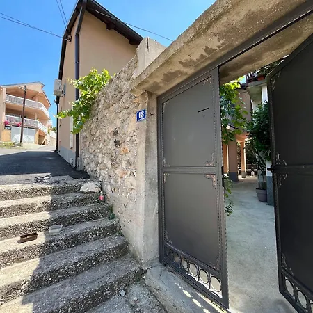 Nermin アパート モスタル