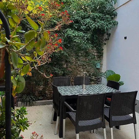 Nermin Apartman *